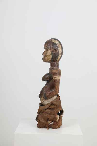 Statue Tsogho - left